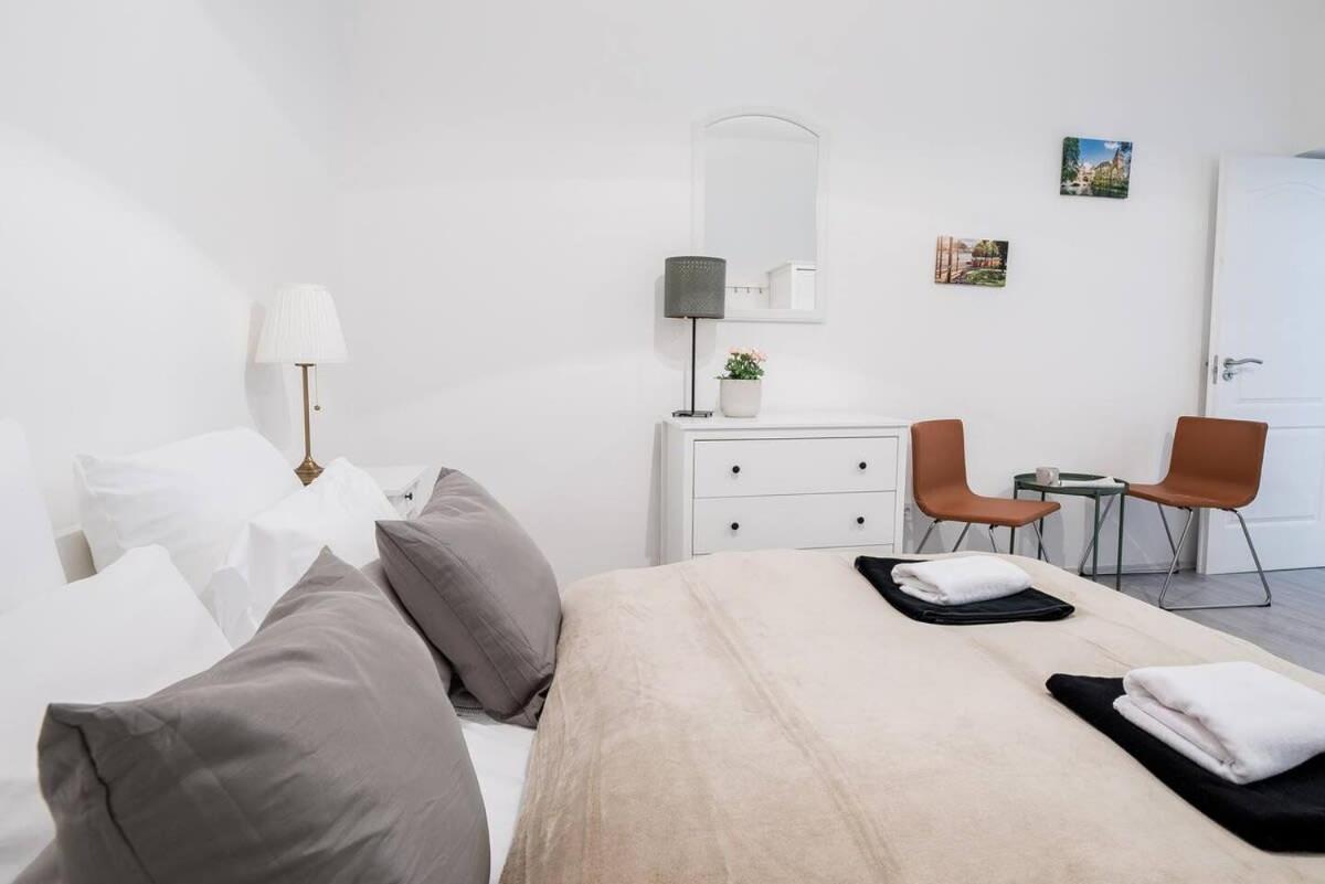 בודפשט Central Brand New And Modern Apartment מראה חיצוני תמונה