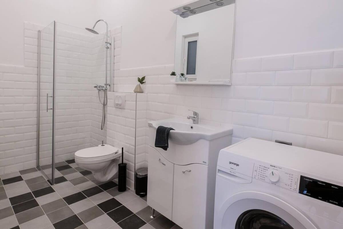בודפשט Central Brand New And Modern Apartment מראה חיצוני תמונה