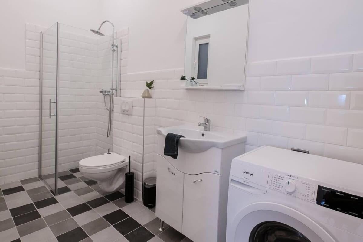 בודפשט Central Brand New And Modern Apartment מראה חיצוני תמונה