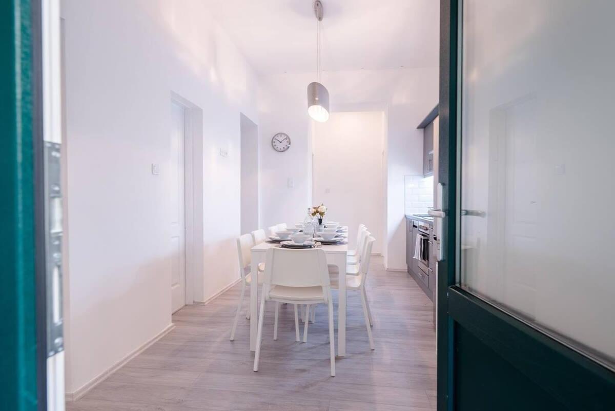בודפשט Central Brand New And Modern Apartment מראה חיצוני תמונה