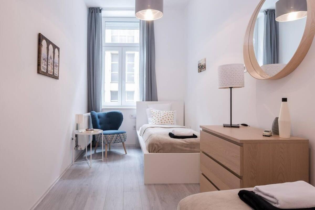 בודפשט Central Brand New And Modern Apartment מראה חיצוני תמונה